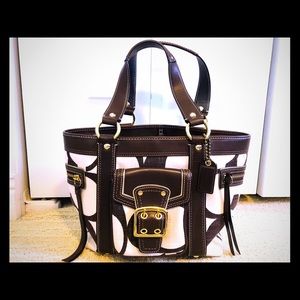 Coach linen and leather bag! Perfect for Spring!